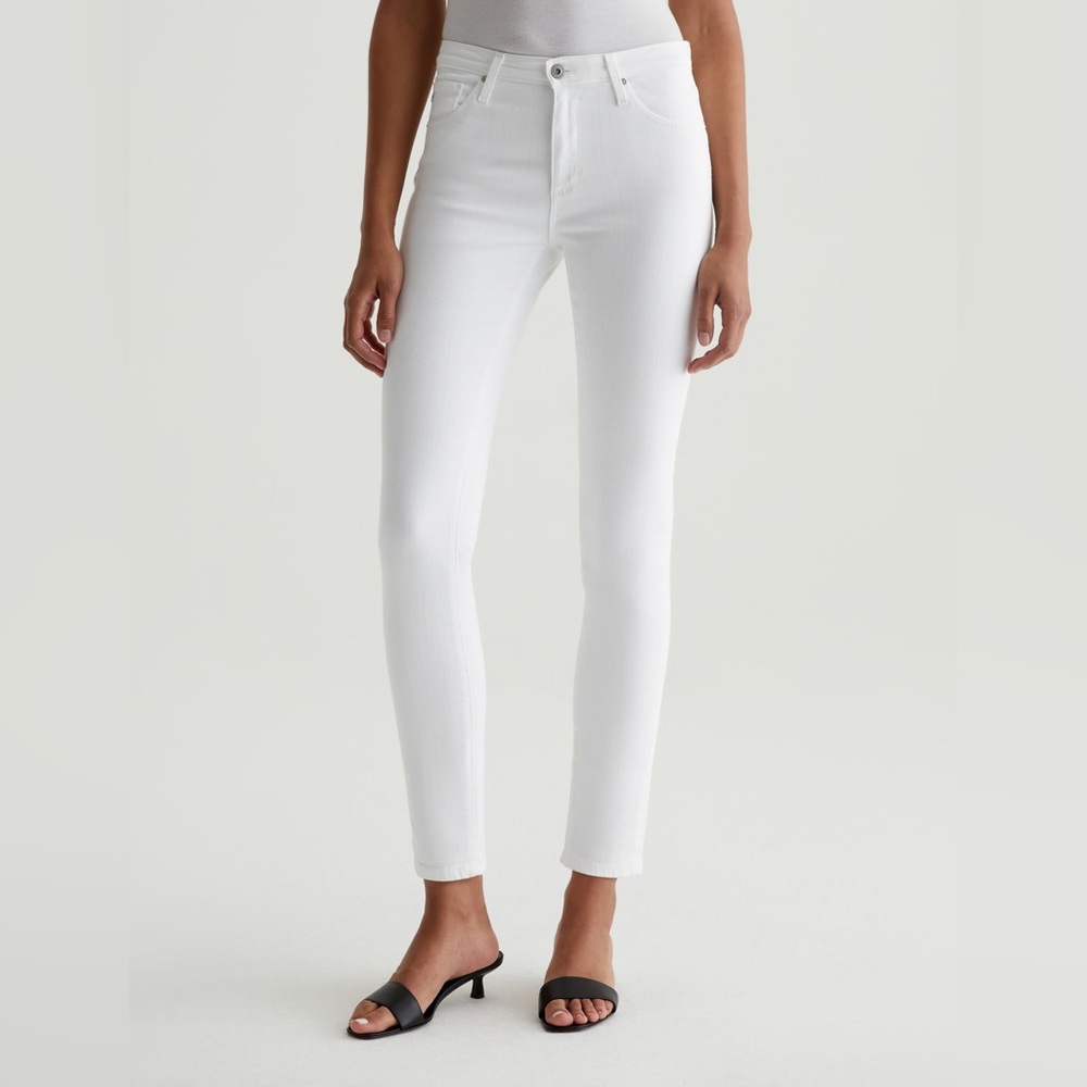 NWOT AG Cigarette Legs Jeans Skinny Jeans White Slim Fit Cotton modal Blend 25